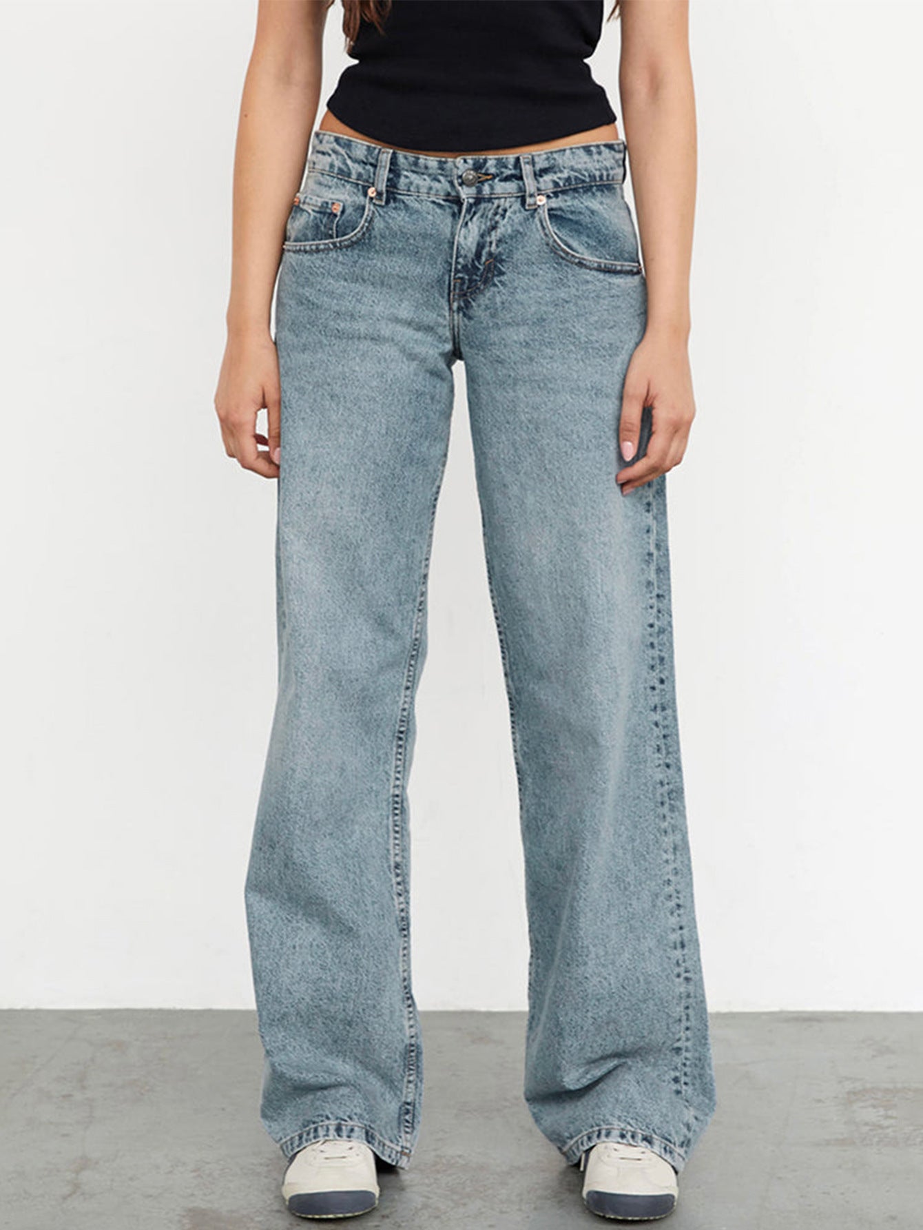 Low-rise Straight Jeans